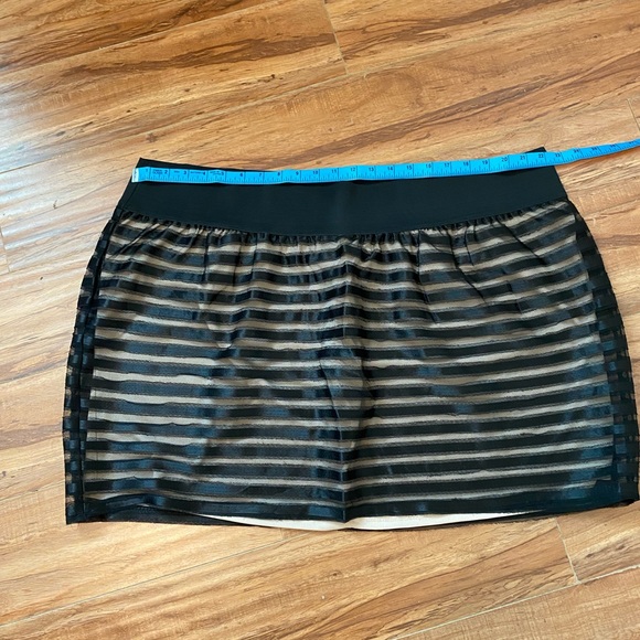 NWT Torrid Striped overlay skirt, Size 3/22-24 - Picture 3 of 6